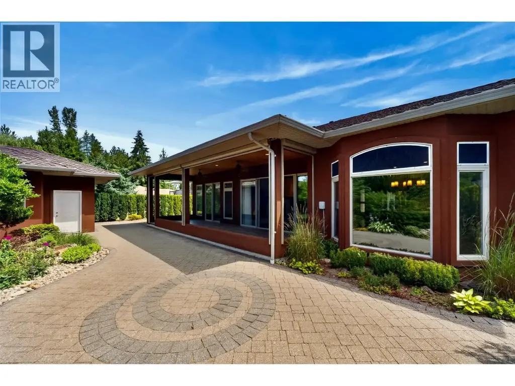 442 Cottonwood Avenue, Sicamous
