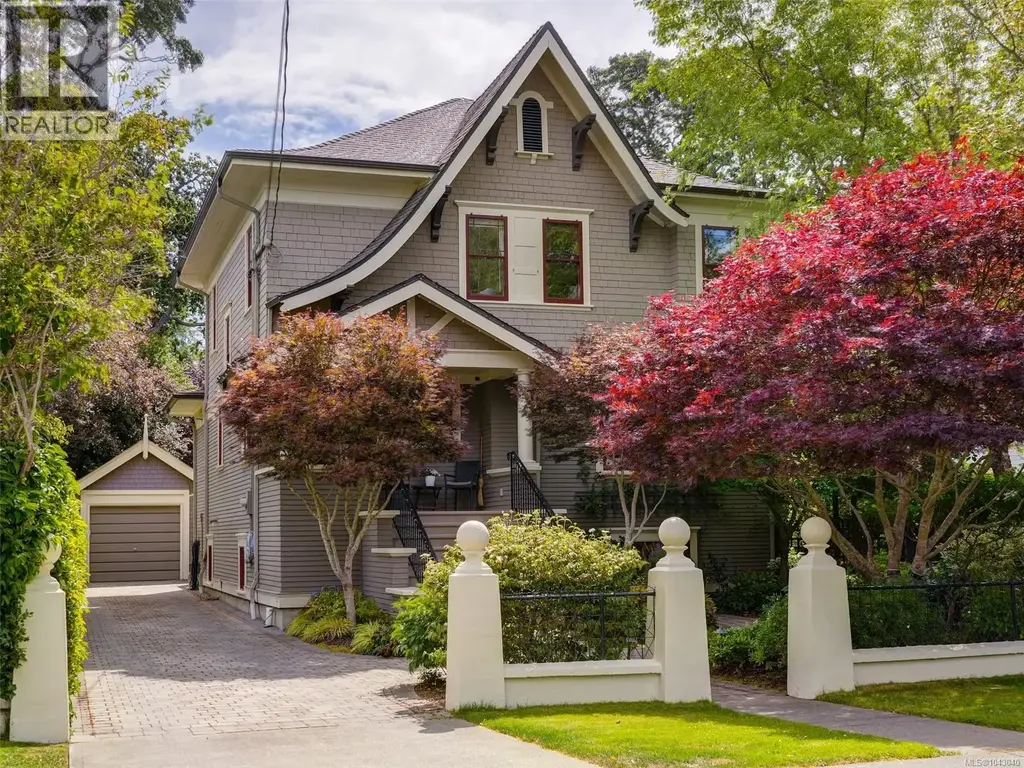 1043 St. Patrick St, Oak Bay