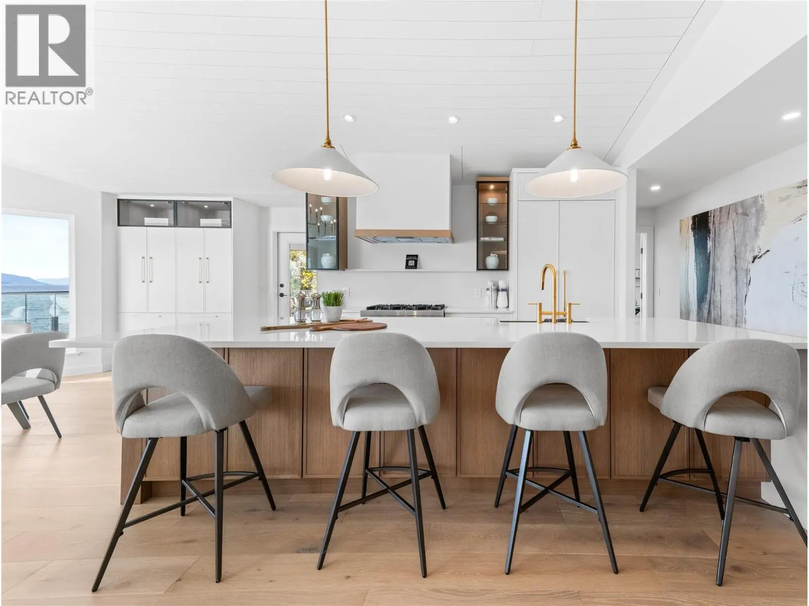 5538 Lakeshore Road. Kelowna, British Columbia