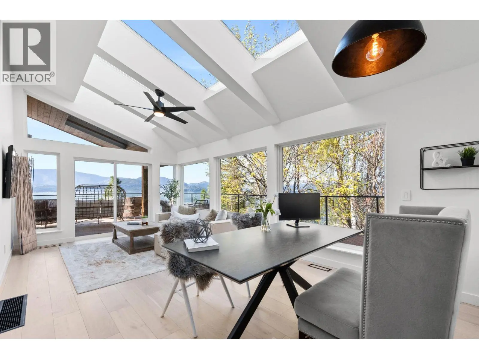 5538 Lakeshore Road. Kelowna, British Columbia