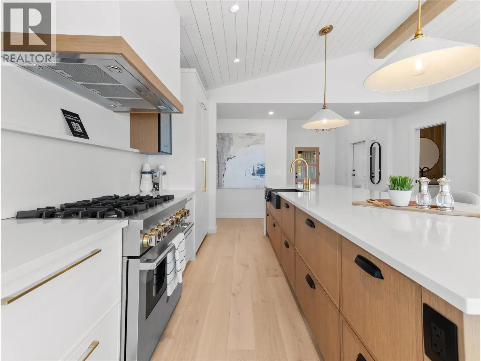 5538 Lakeshore Road. Kelowna, British Columbia