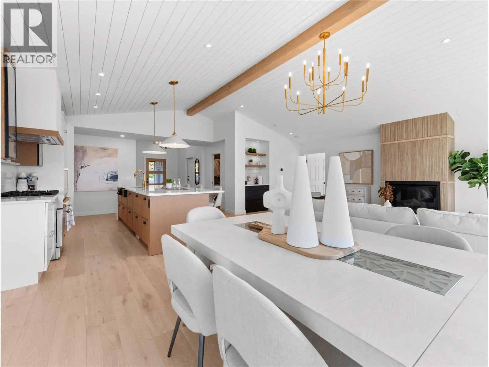 5538 Lakeshore Road. Kelowna, British Columbia