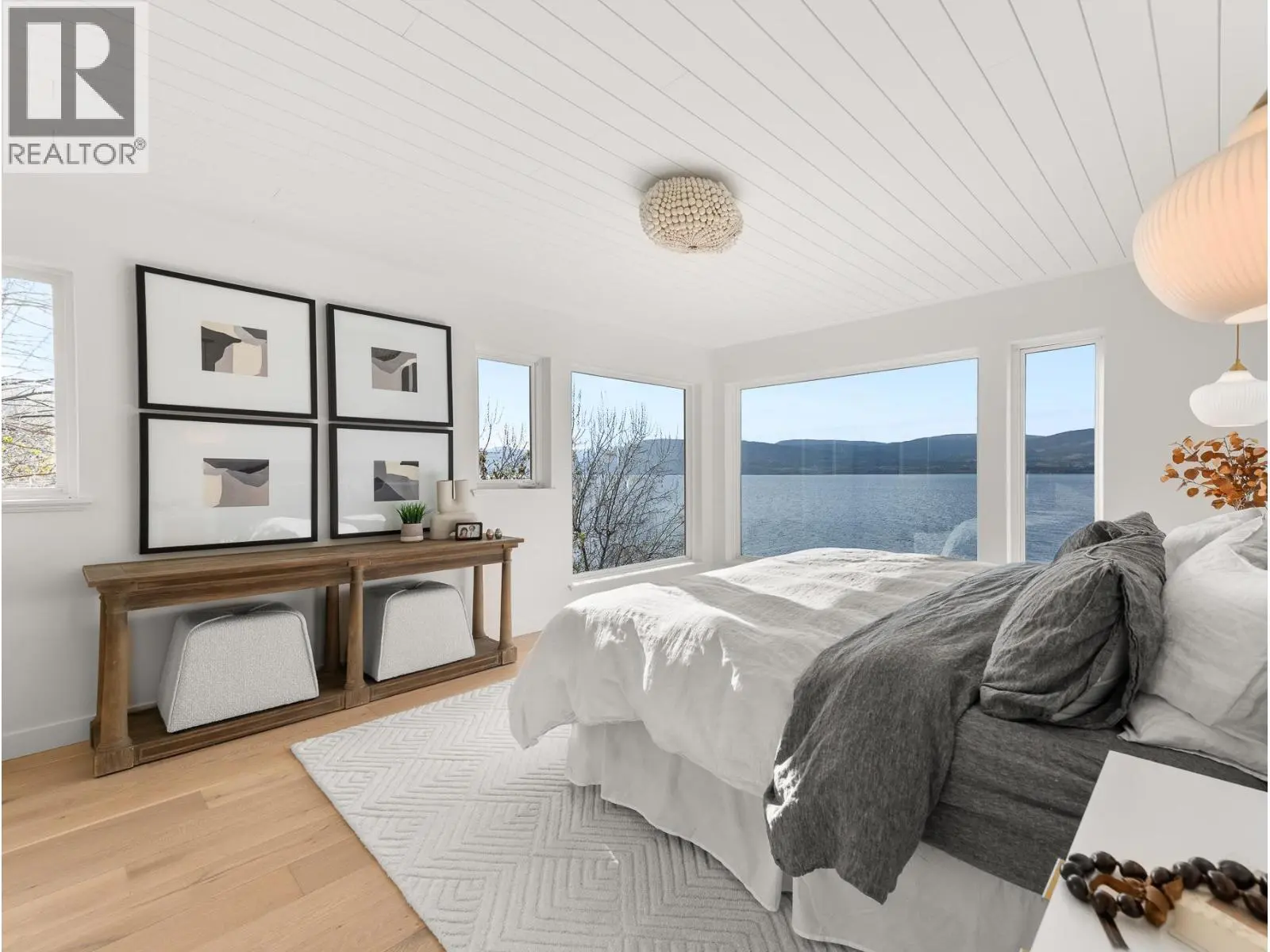 5538 Lakeshore Road. Kelowna, British Columbia