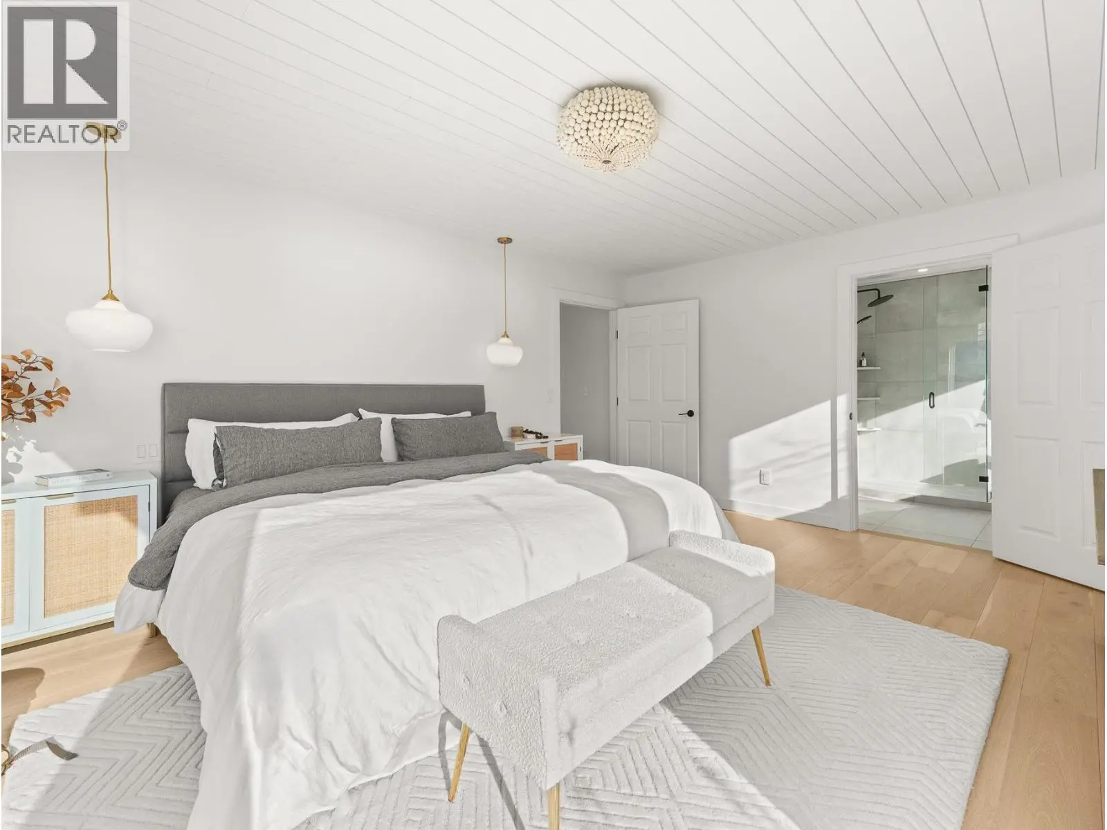 5538 Lakeshore Road. Kelowna, British Columbia
