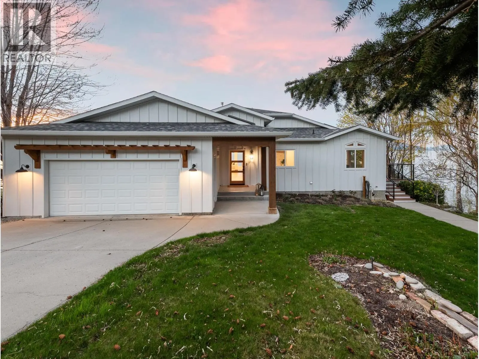 5538 Lakeshore Road. Kelowna, British Columbia