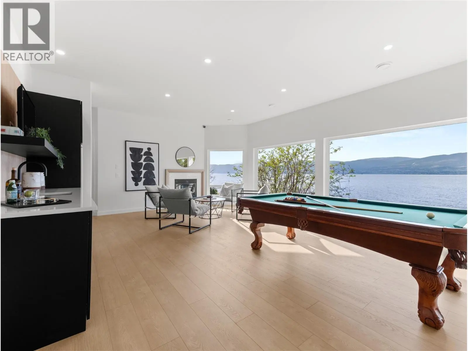 5538 Lakeshore Road. Kelowna, British Columbia
