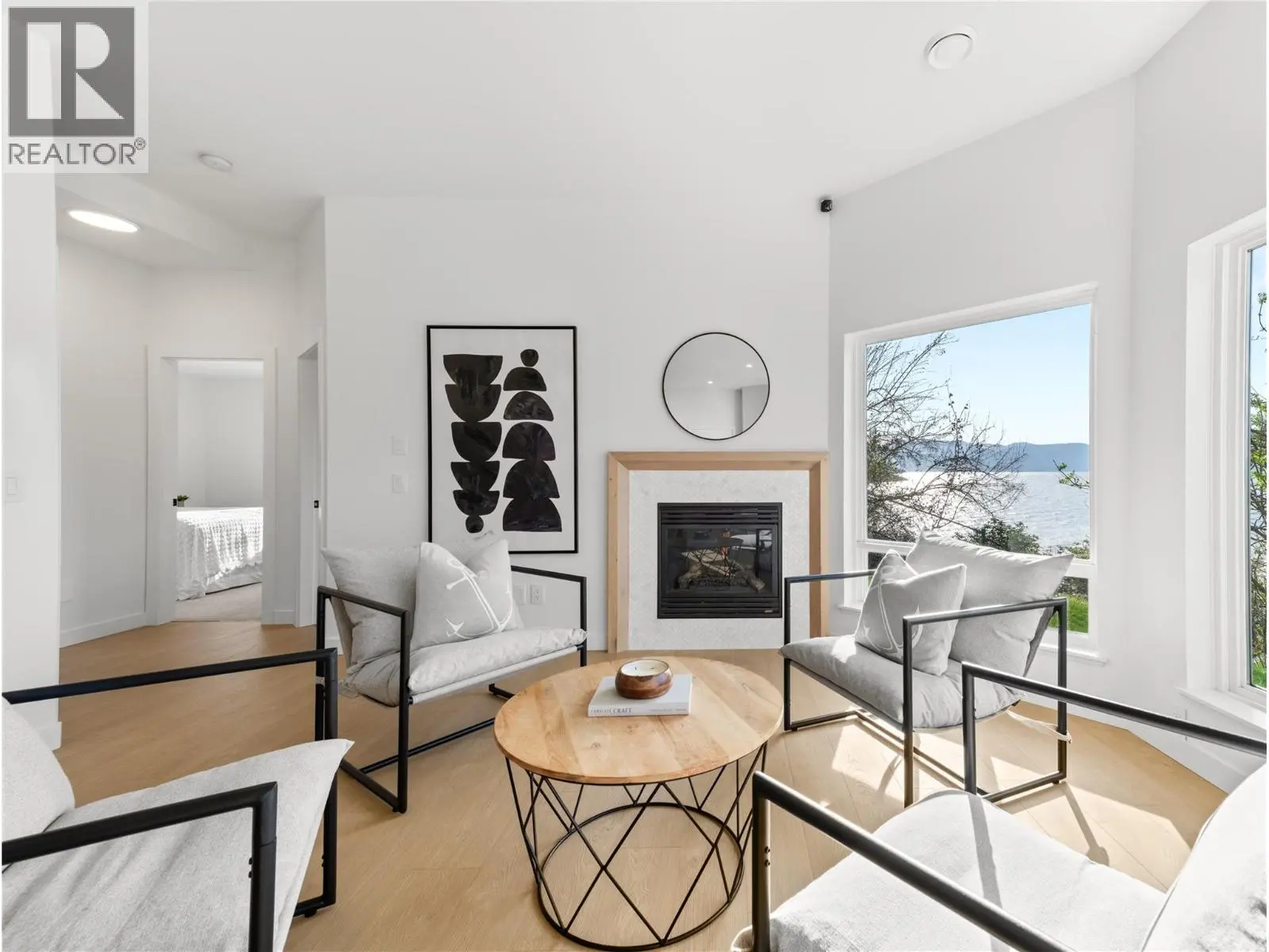 5538 Lakeshore Road. Kelowna, British Columbia