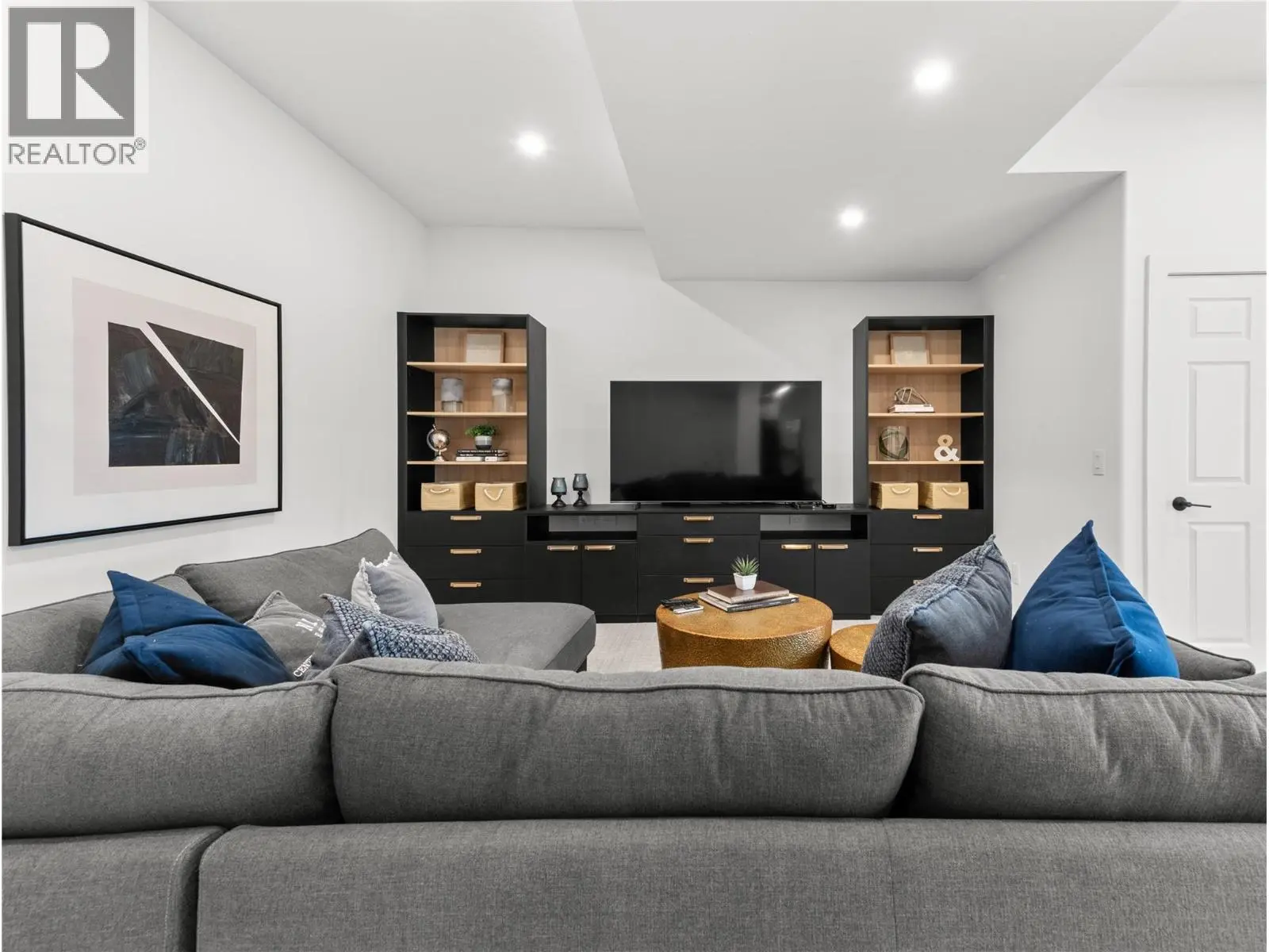 5538 Lakeshore Road. Kelowna, British Columbia