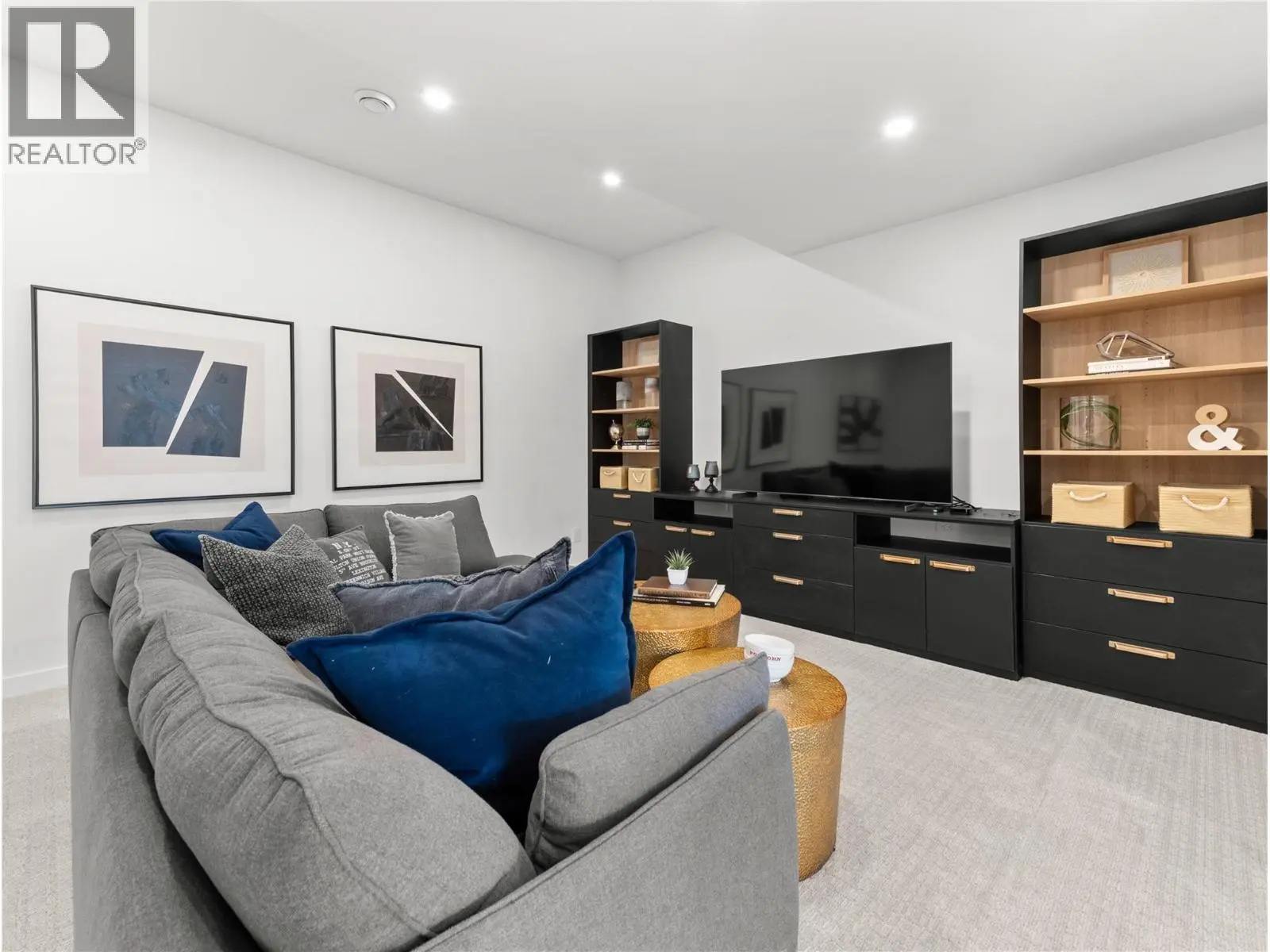 5538 Lakeshore Road. Kelowna, British Columbia