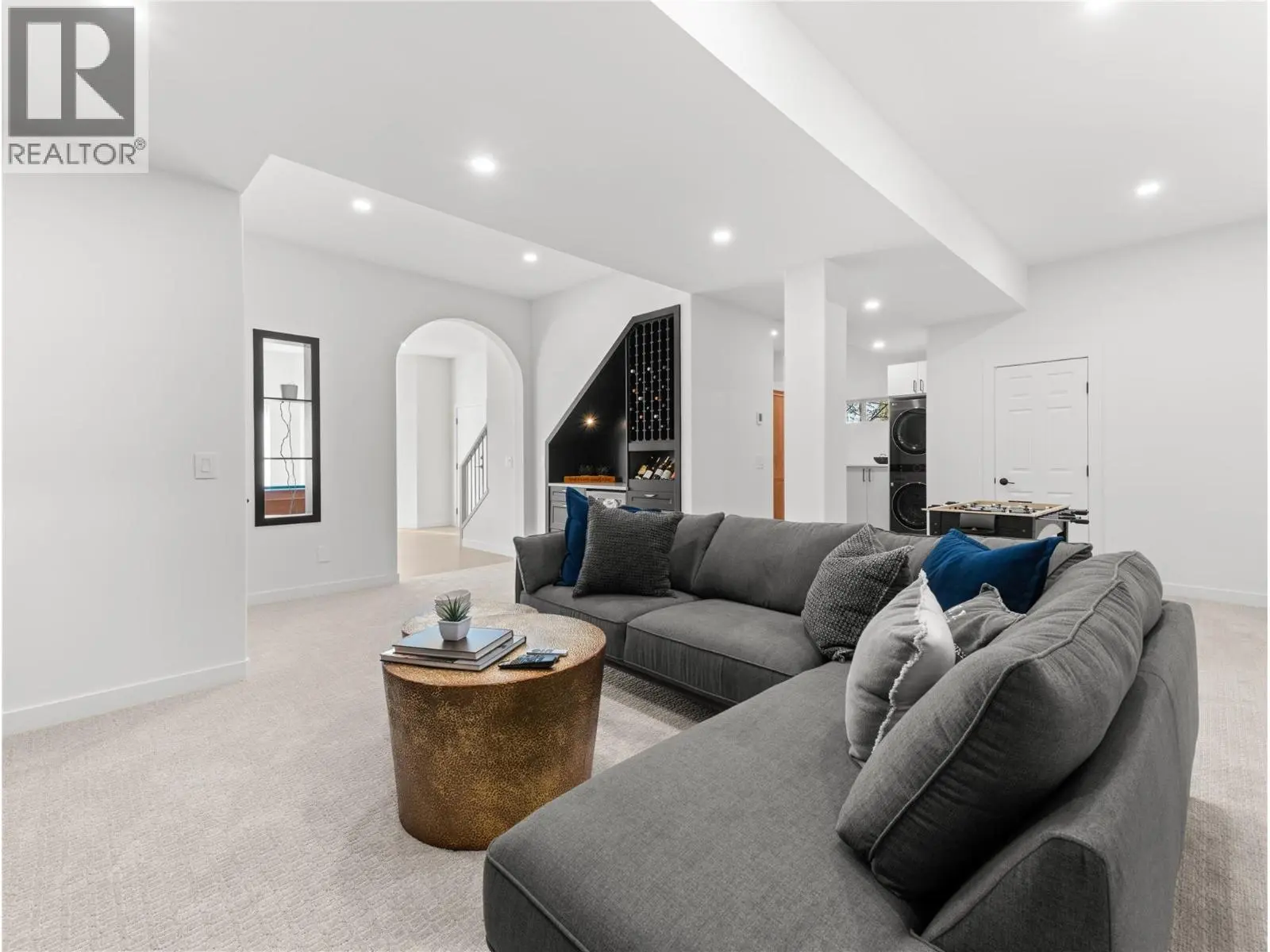 5538 Lakeshore Road. Kelowna, British Columbia