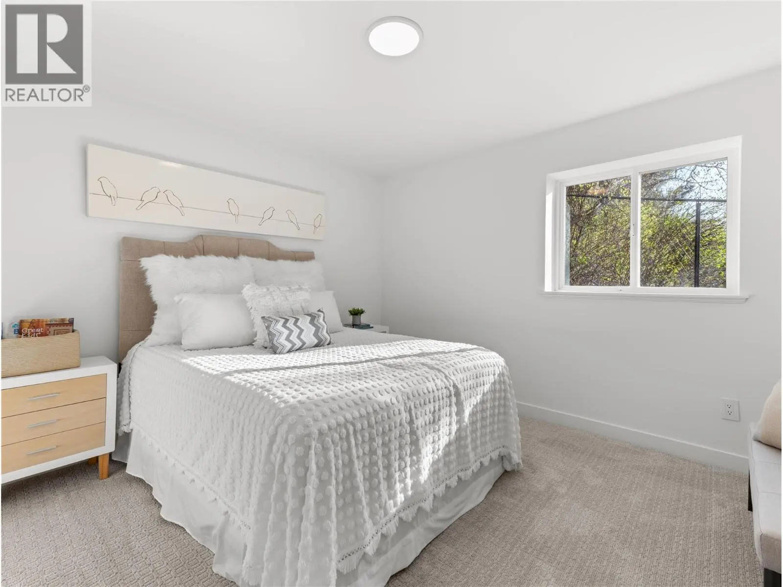 5538 Lakeshore Road. Kelowna, British Columbia