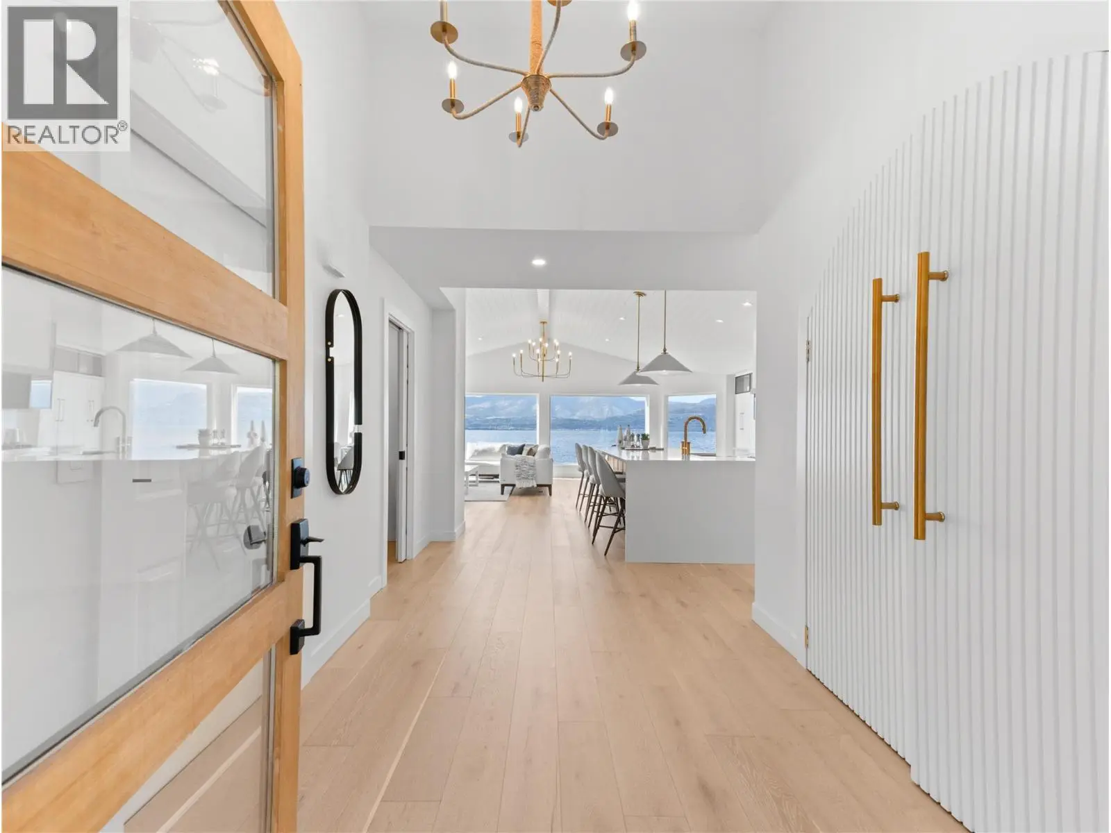 5538 Lakeshore Road. Kelowna, British Columbia