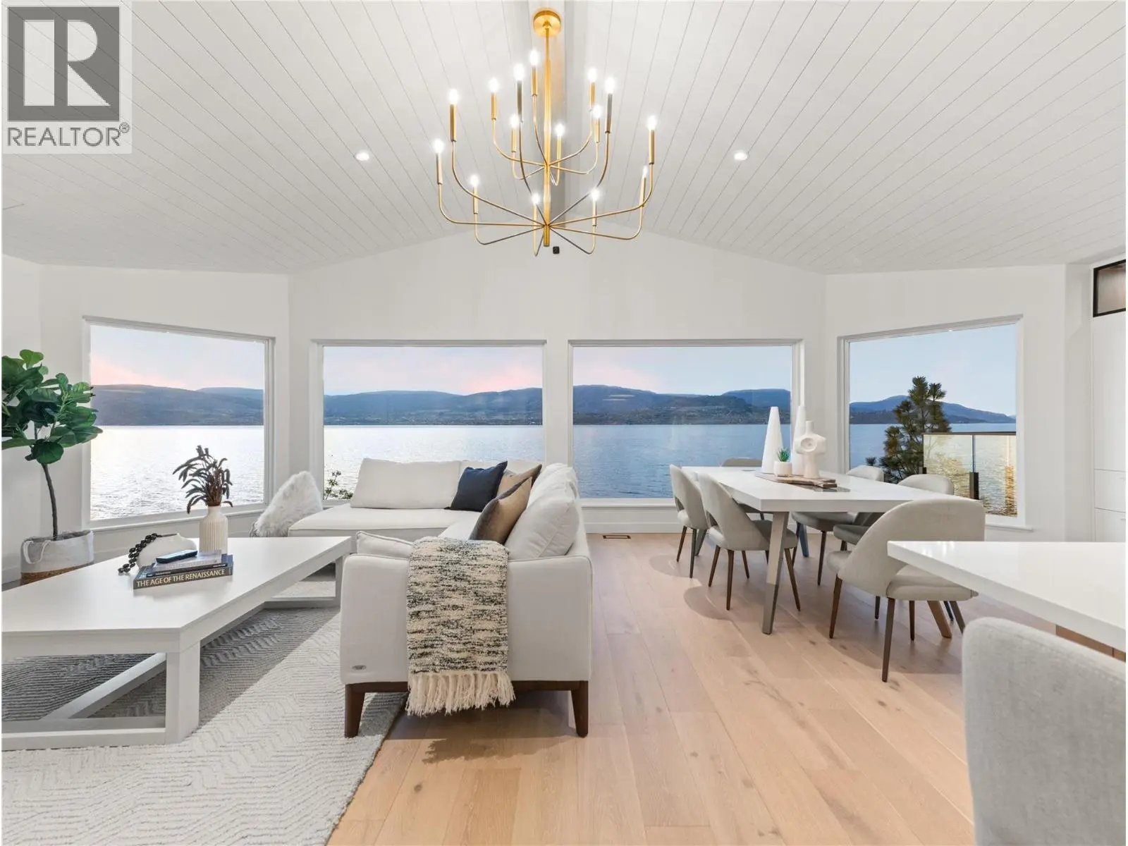 5538 Lakeshore Road. Kelowna, British Columbia