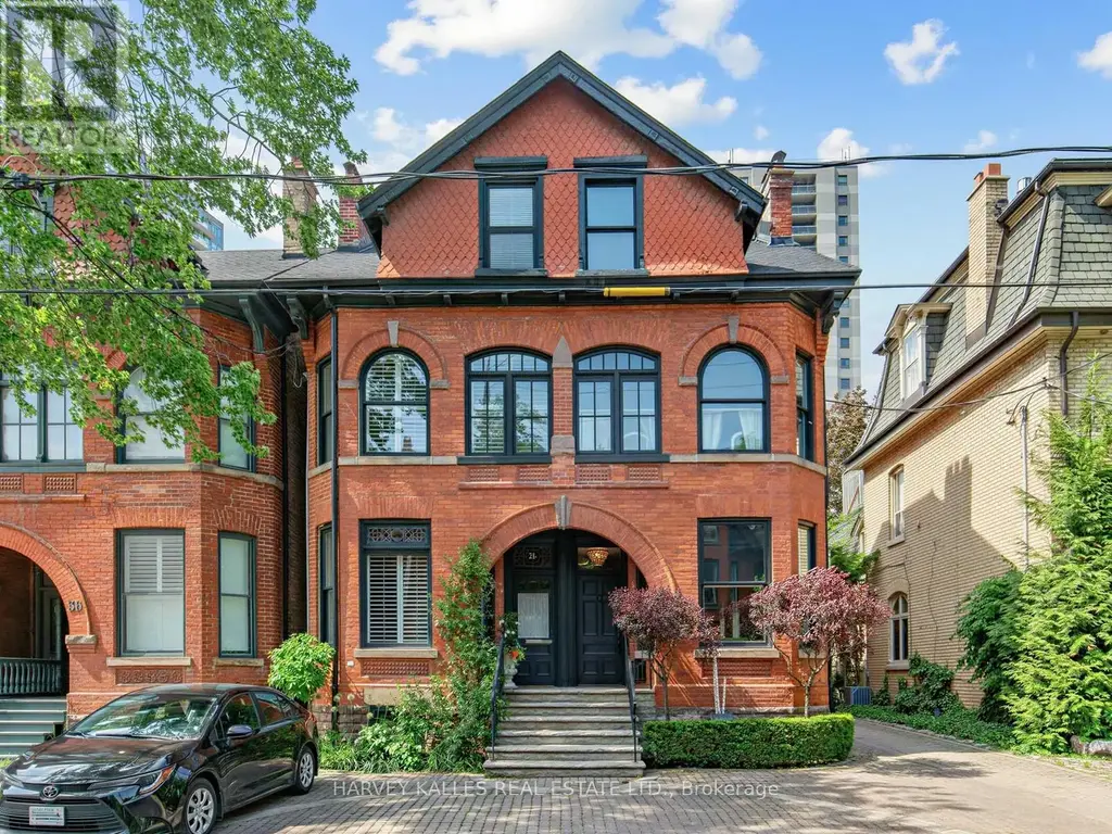 32 Bernard Avenue, Toronto (Annex)