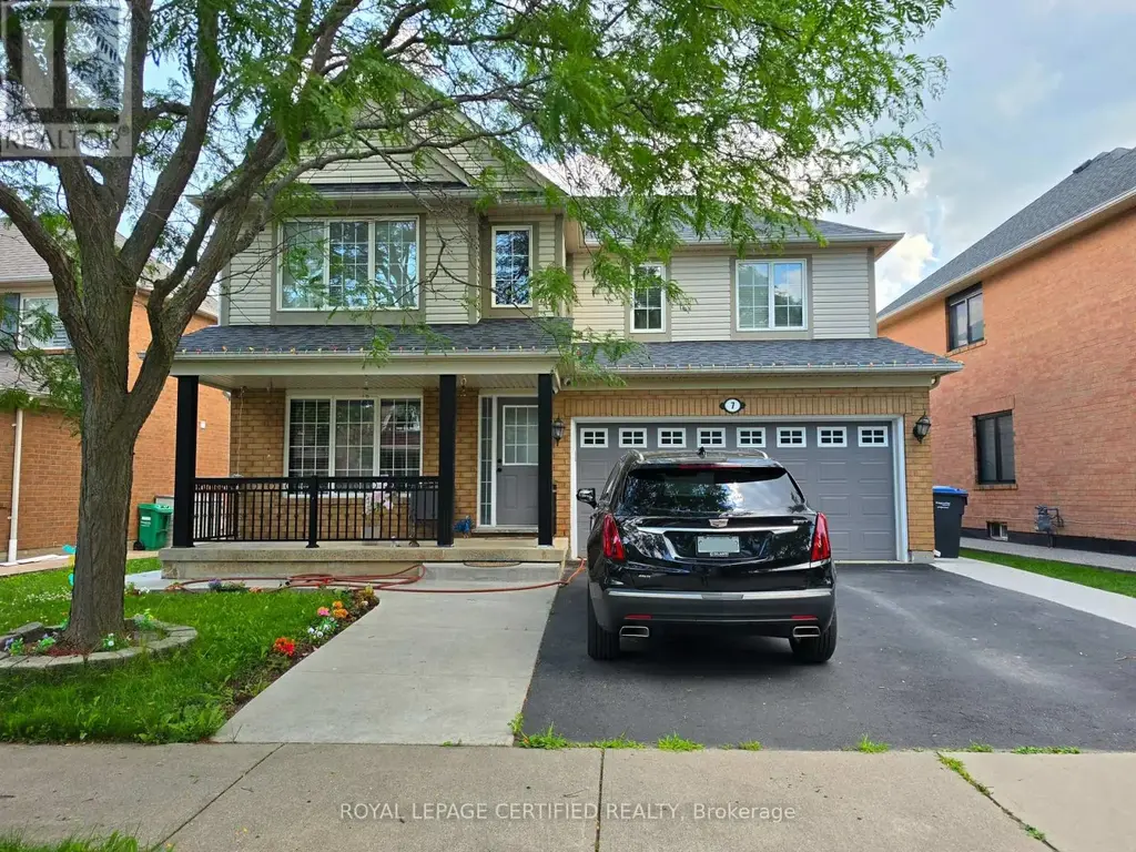 7 Penn Drive, Brampton (Fletcher's Meadow)