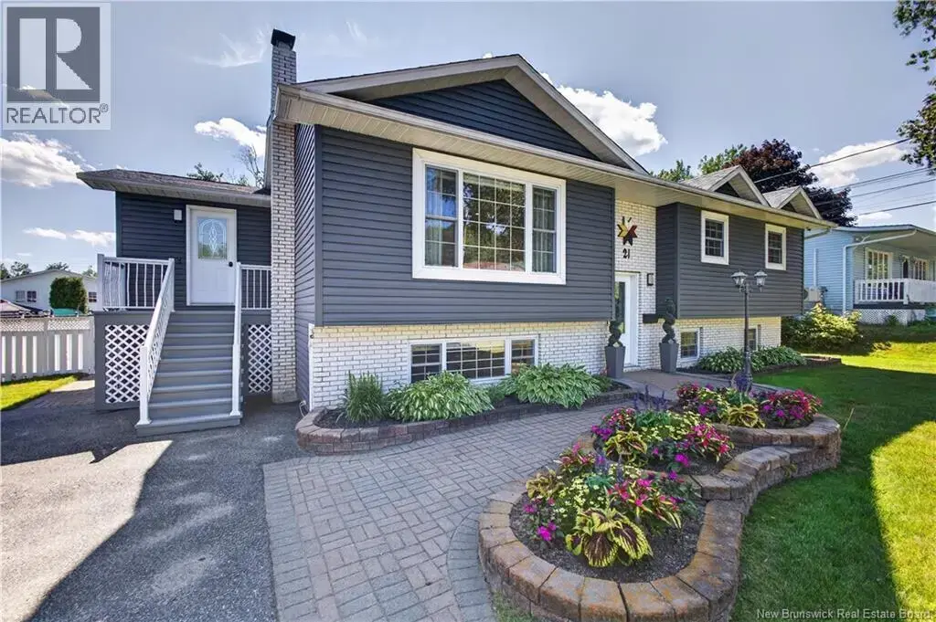21 Adams Avenue, Miramichi