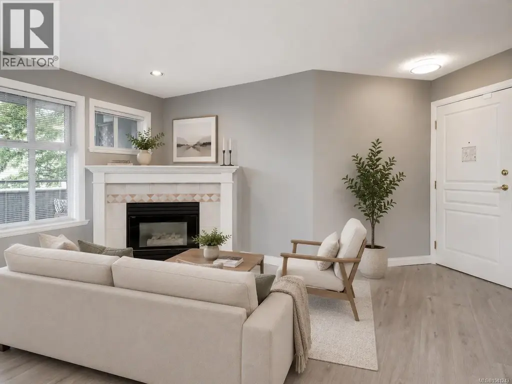 203 1580 Christmas Ave, Saanich