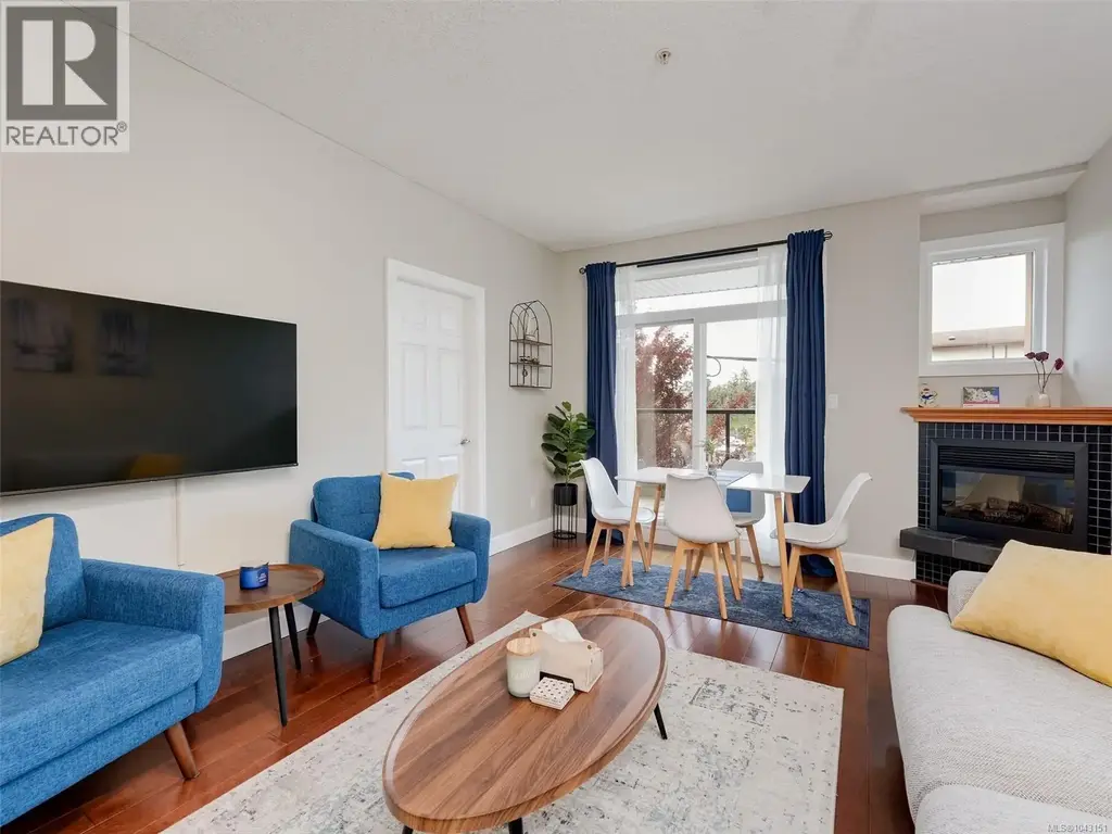 204 76 Gorge Rd W, Saanich