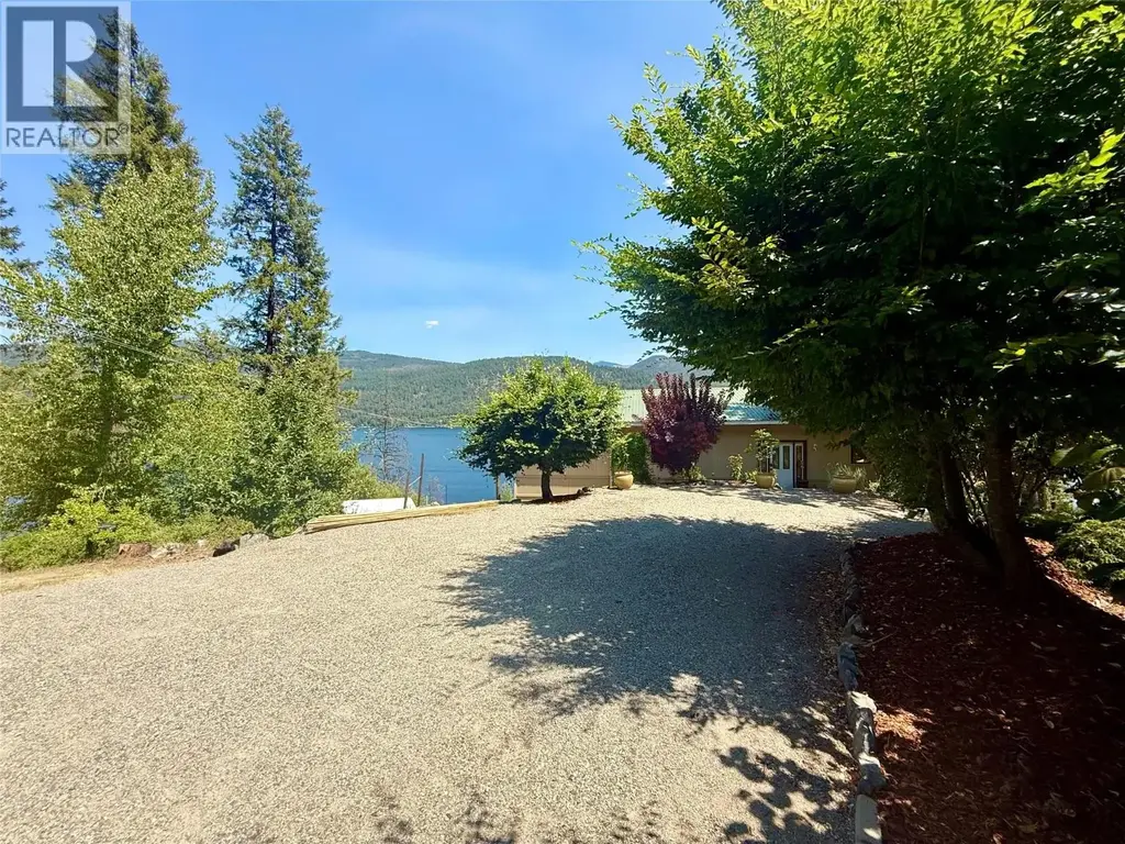 2186 West Lake Drive, Christina Lake