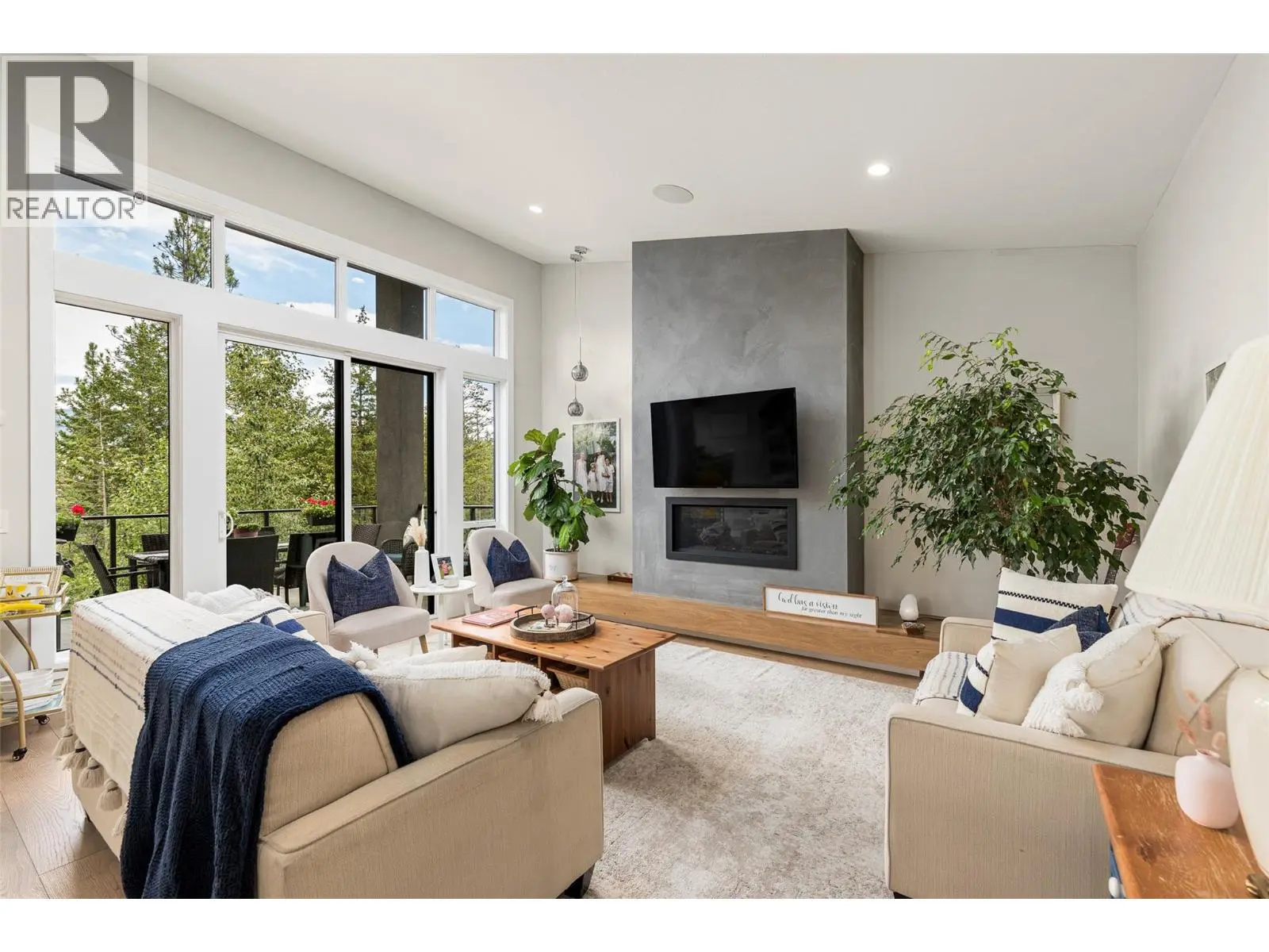 10293 Long Road. Lake Country, British Columbia
