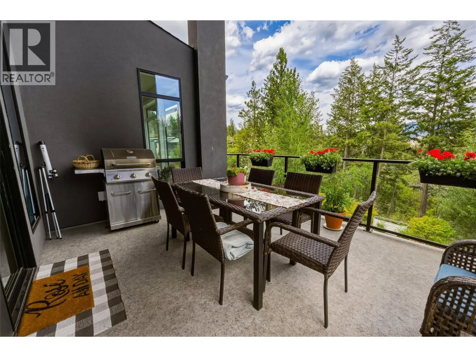 10293 Long Road. Lake Country, British Columbia