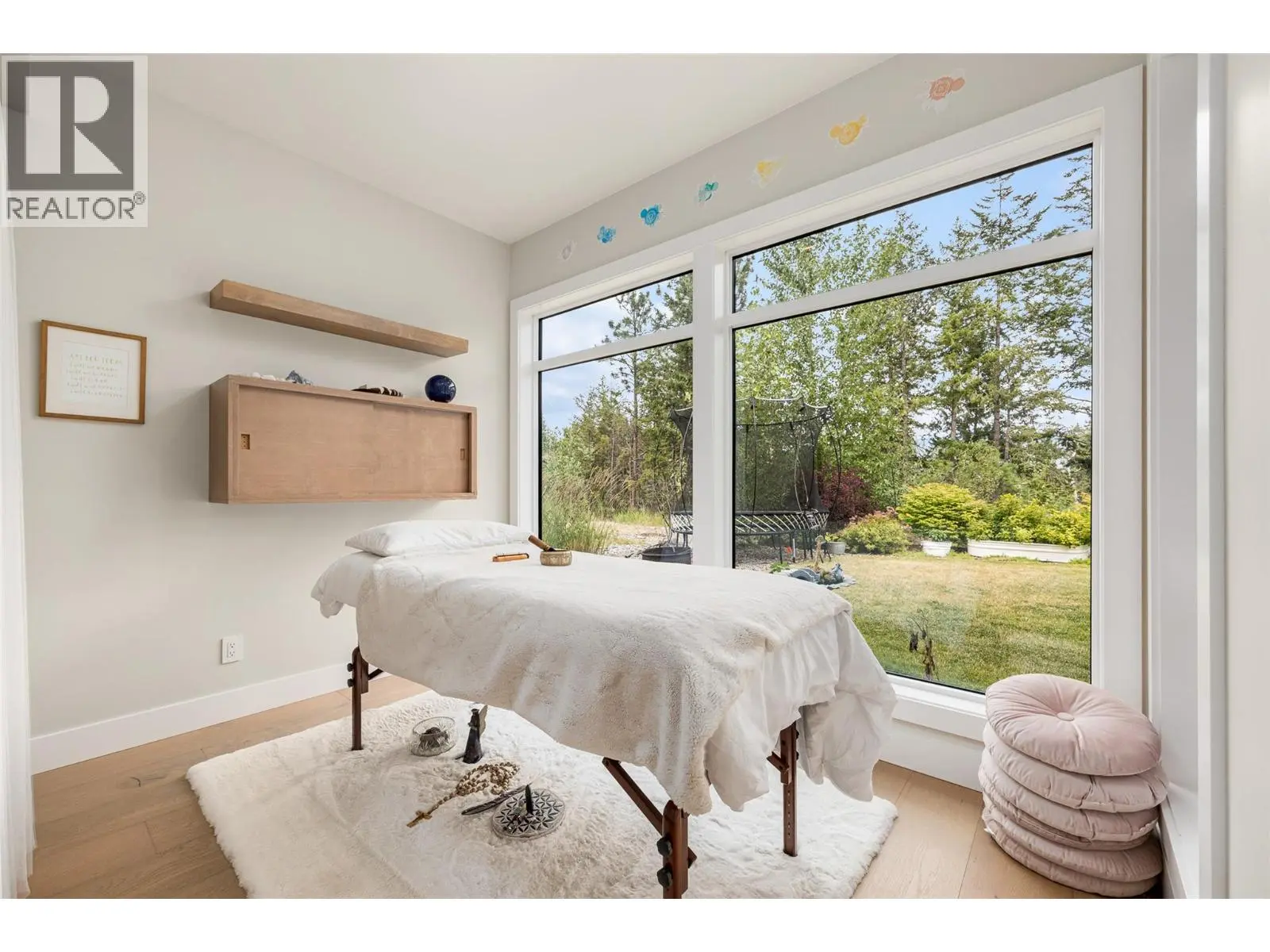 10293 Long Road. Lake Country, British Columbia