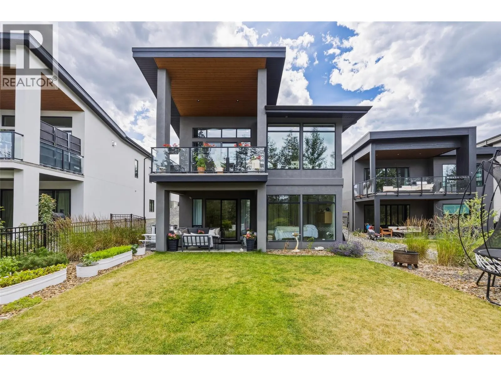 10293 Long Road. Lake Country, British Columbia