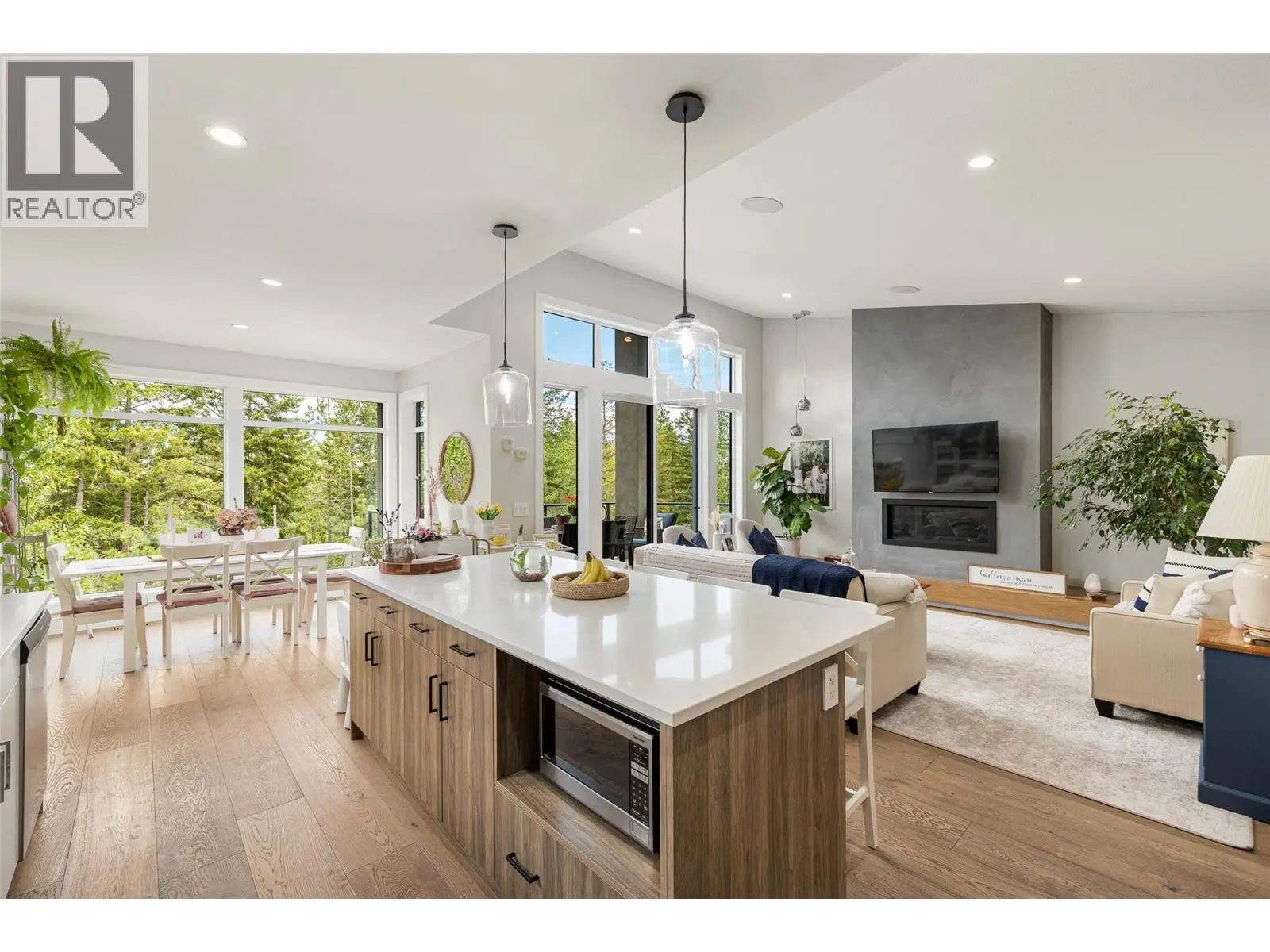 10293 Long Road. Lake Country, British Columbia