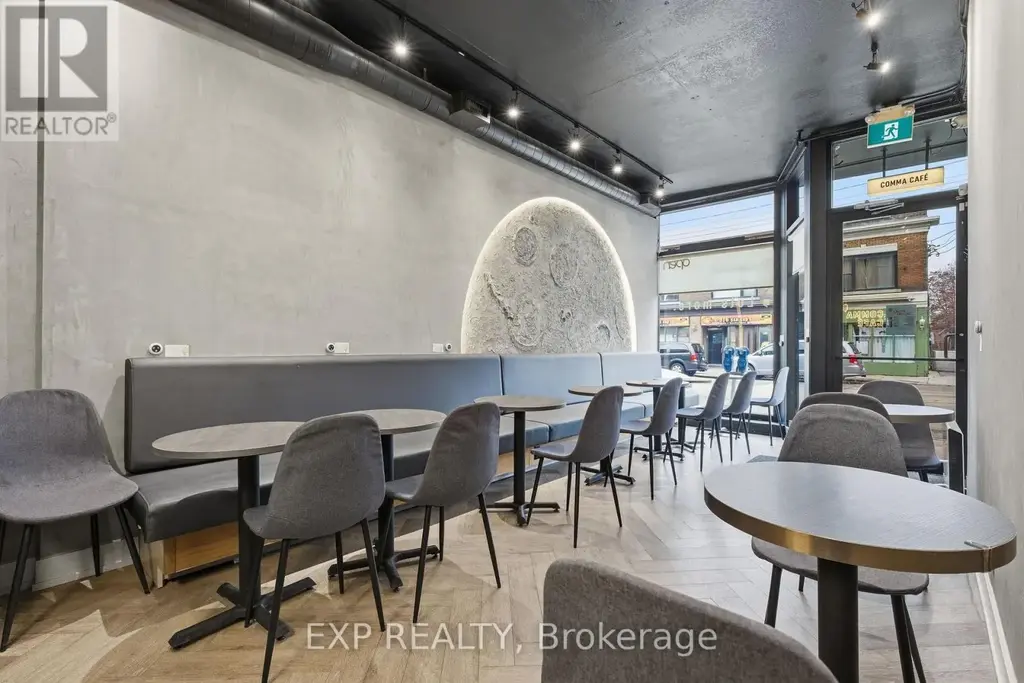 301 Barton Street E, Hamilton (Landsdale)