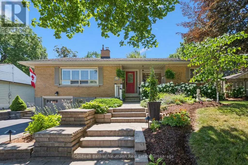 25 Bennett Avenue, Guelph (St. George's)
