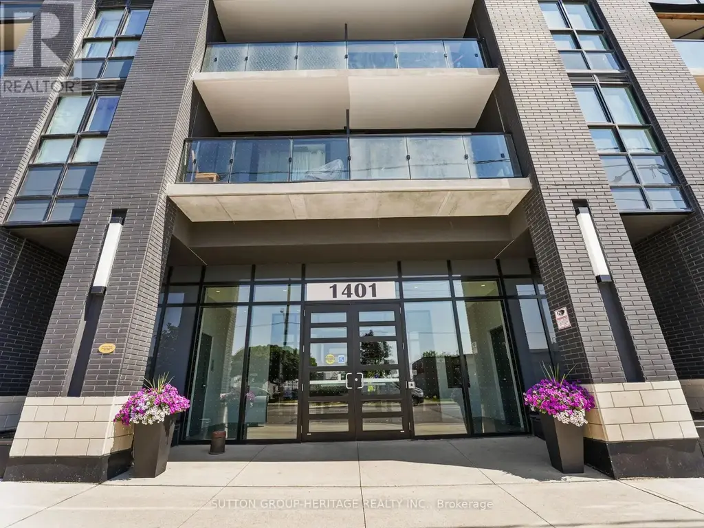 702 - 1401 O'connor Drive, Toronto (O'Connor-Parkview)