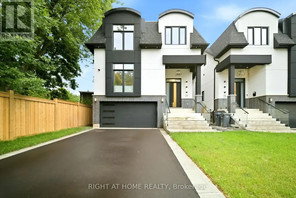 28 Pine Avenue, Mississauga (Port Credit)
