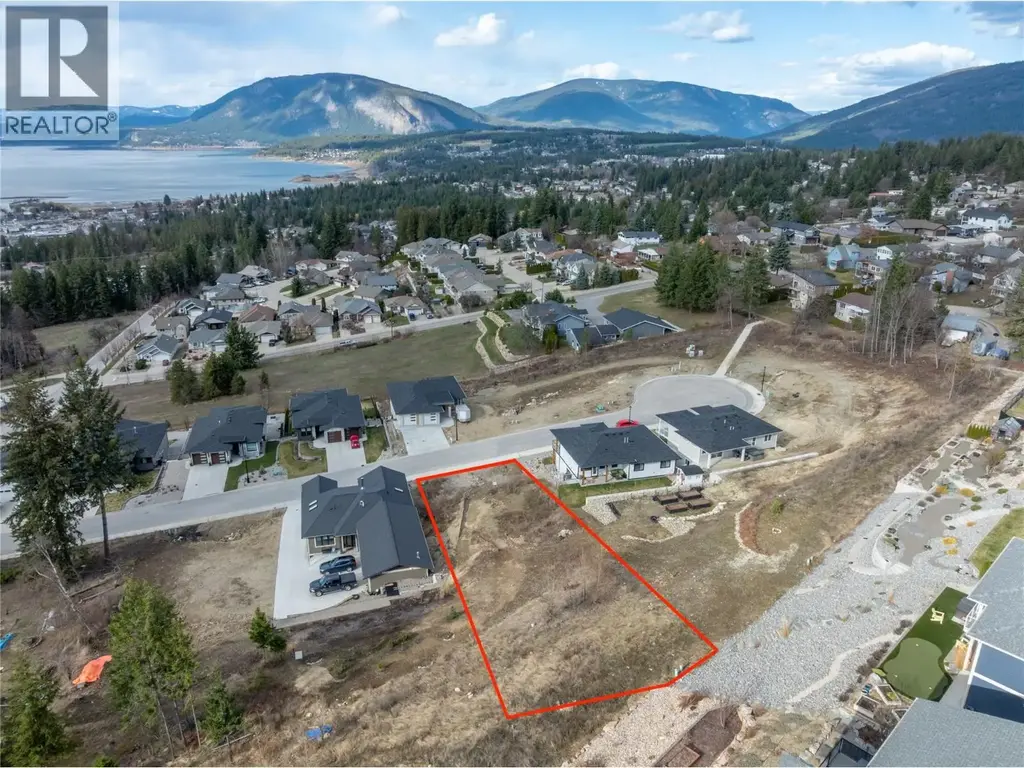 1120 16 Avenue Se, Salmon Arm