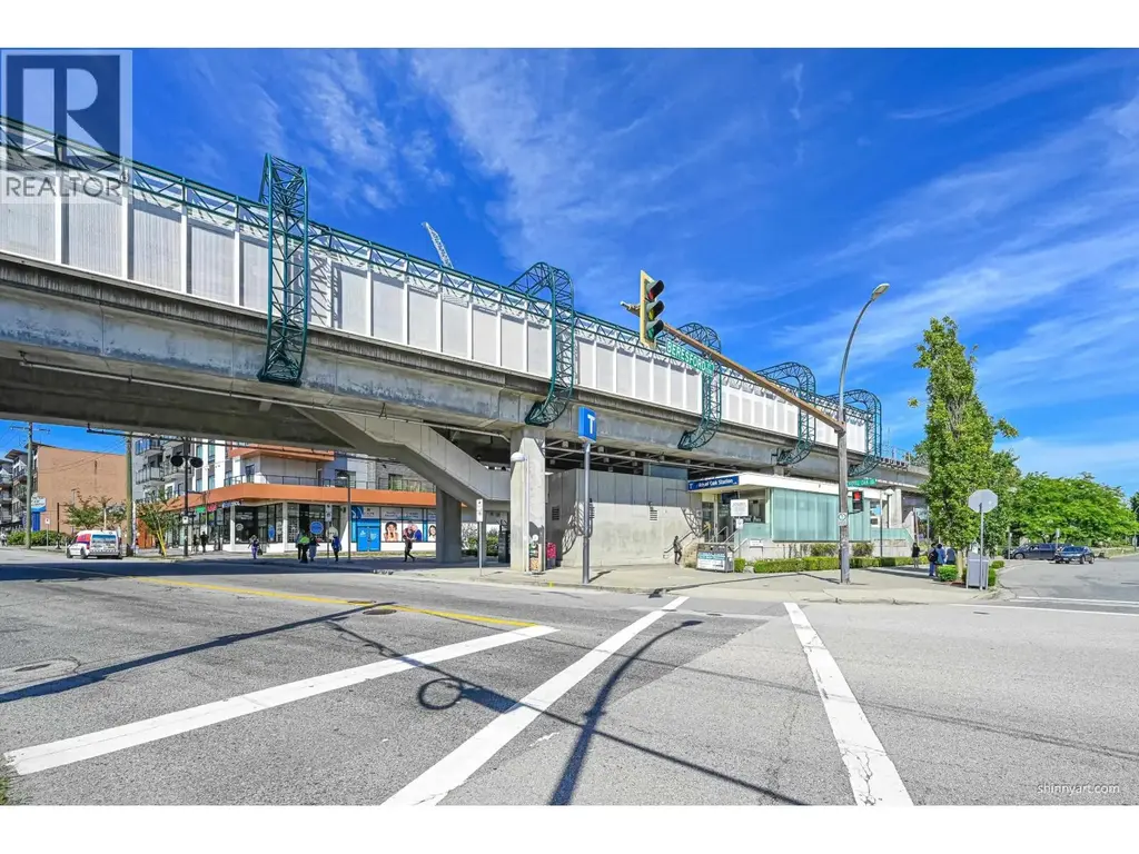 406 6968 Royal Oak Avenue, Burnaby