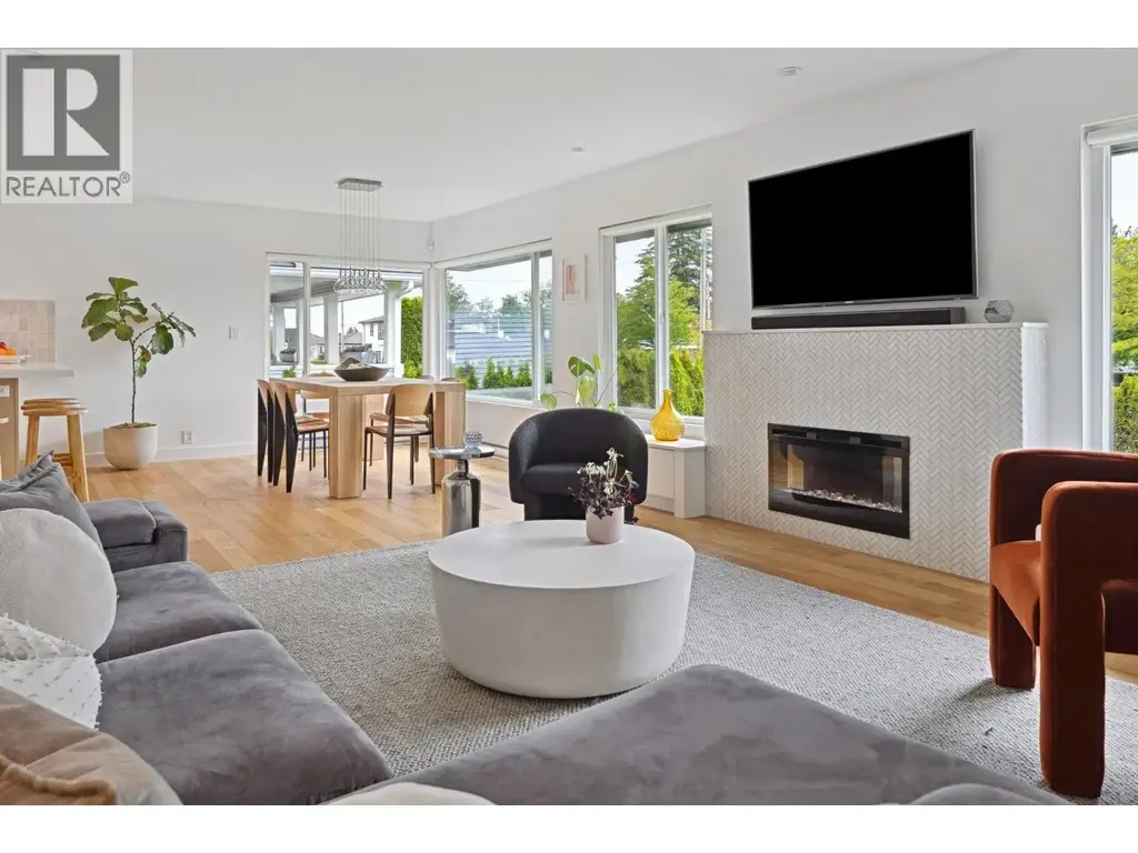 8647 10th Avenue, Burnaby