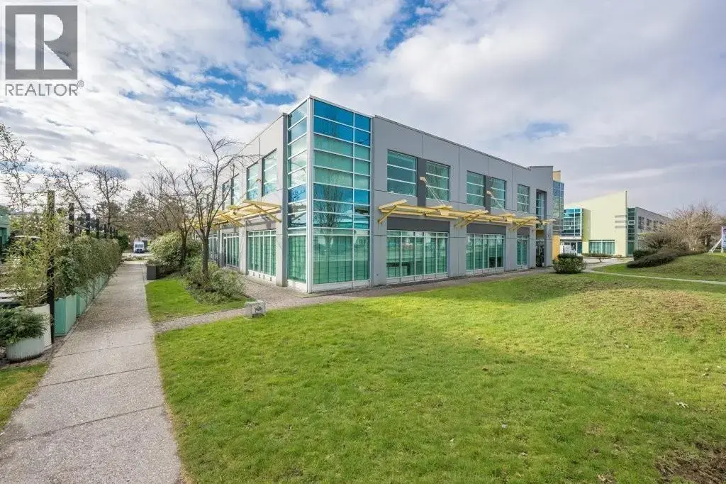 206 3833 Henning Drive, Burnaby