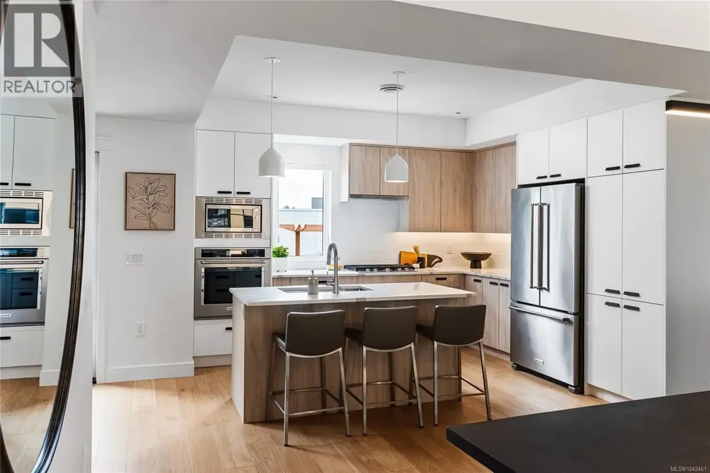 10 4253 Dieppe Rd, Saanich