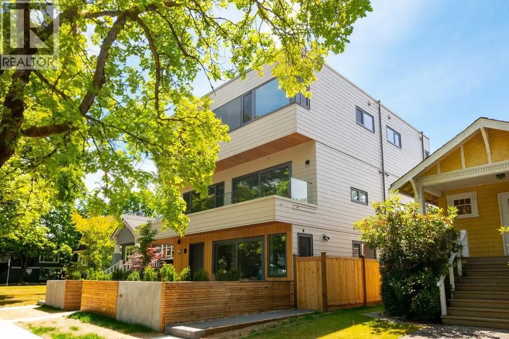 3 3120 W 11th Avenue, Vancouver