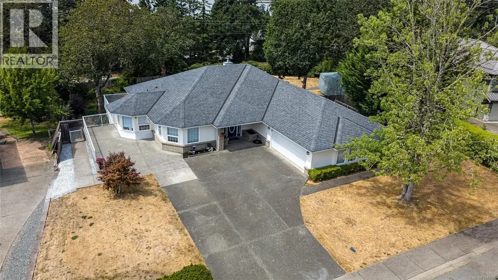 6037 Stonehouse Pl, Duncan