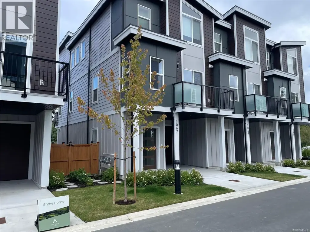 1069 Arcadiawood Lane, Langford