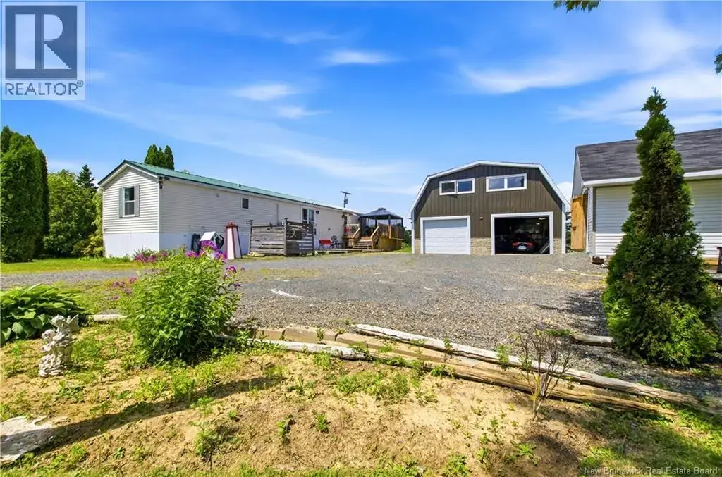 1711 Route 105, Maugerville