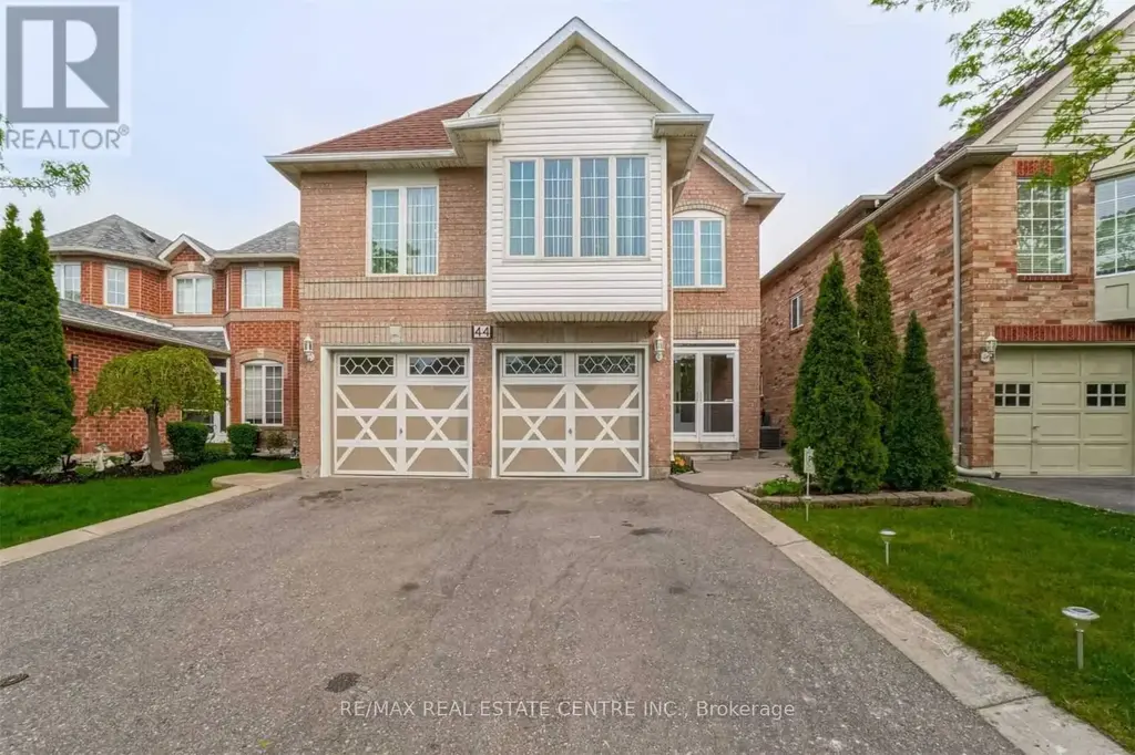 44 Pebblestone Circle, Brampton (Brampton West)