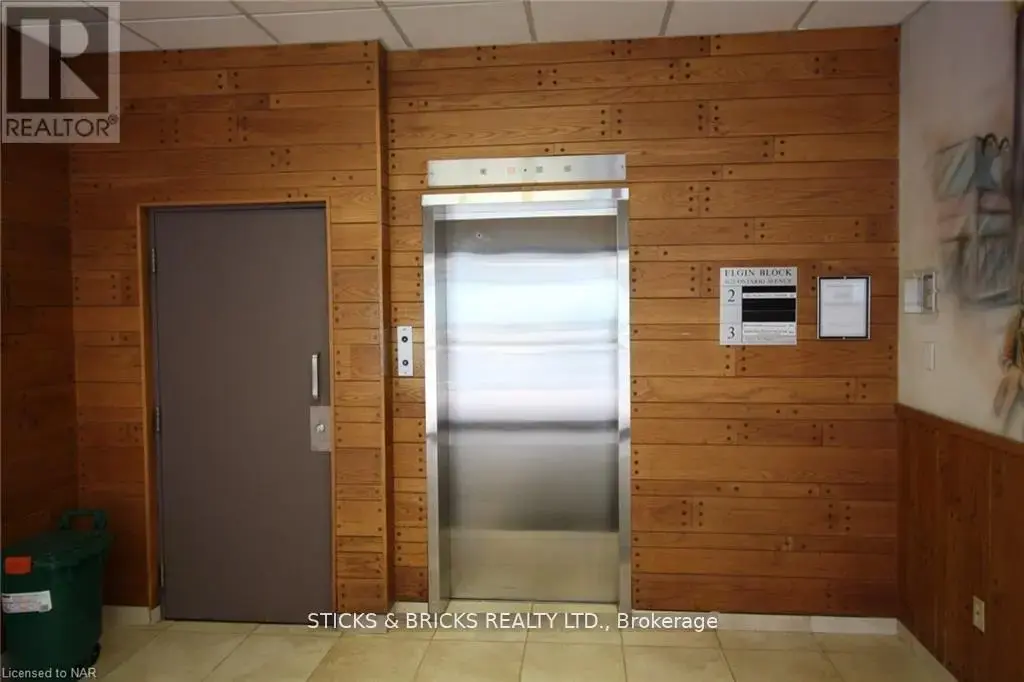 201 - 4673 Ontario Avenue, Niagara Falls (Downtown)