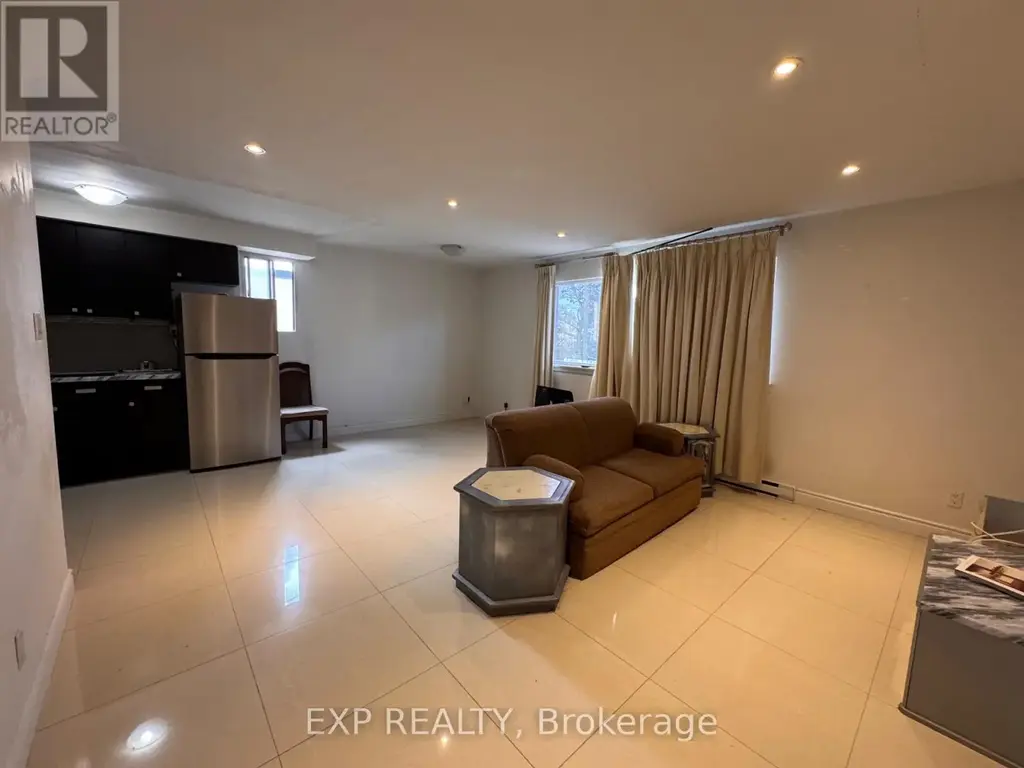 3 - 256 Lakeshore Road E, Mississauga (Port Credit)