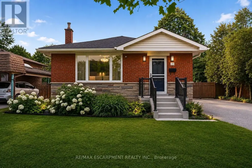 715 Drury Lane, Burlington (Brant)