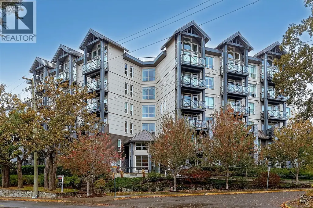 303 924 Esquimalt Rd, Esquimalt
