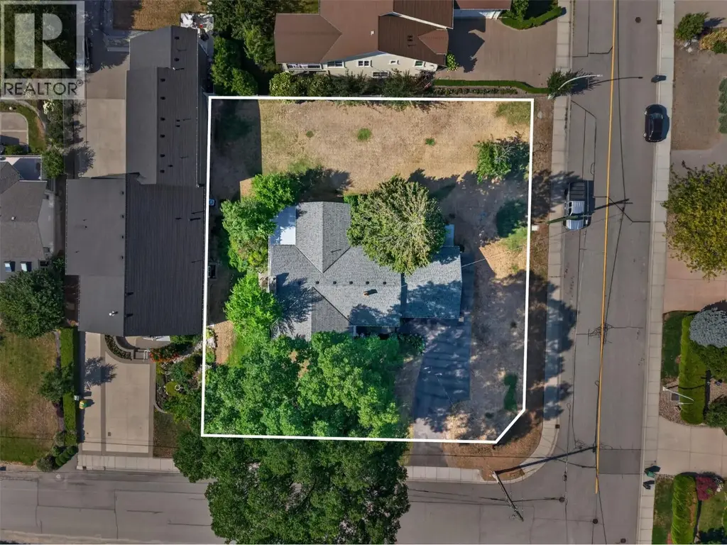 800 Montigny Road, West Kelowna