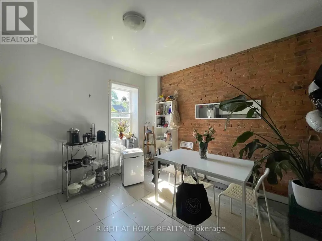 2 - 570 Bathurst Street, Toronto (Bedford Park-Nortown)
