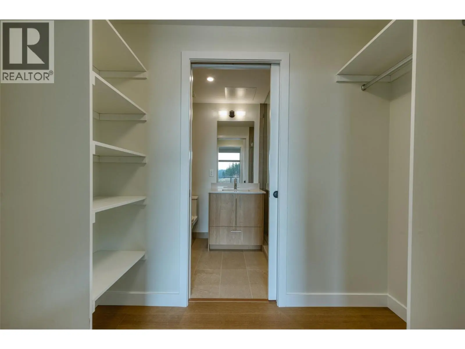 9652 Benchland Drive Unit# 205. Lake Country, British Columbia