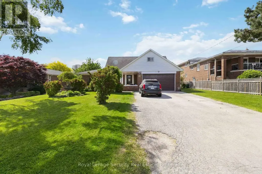 73 St Andrews Boulevard, Toronto (Kingsview Village-The Westway)